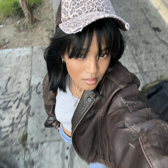 Meet the Posher Other - Meet your Posher, Zahrah